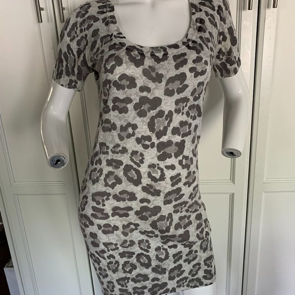 6 fun grey leopard print short sleeve dress - Picture 7 of 7